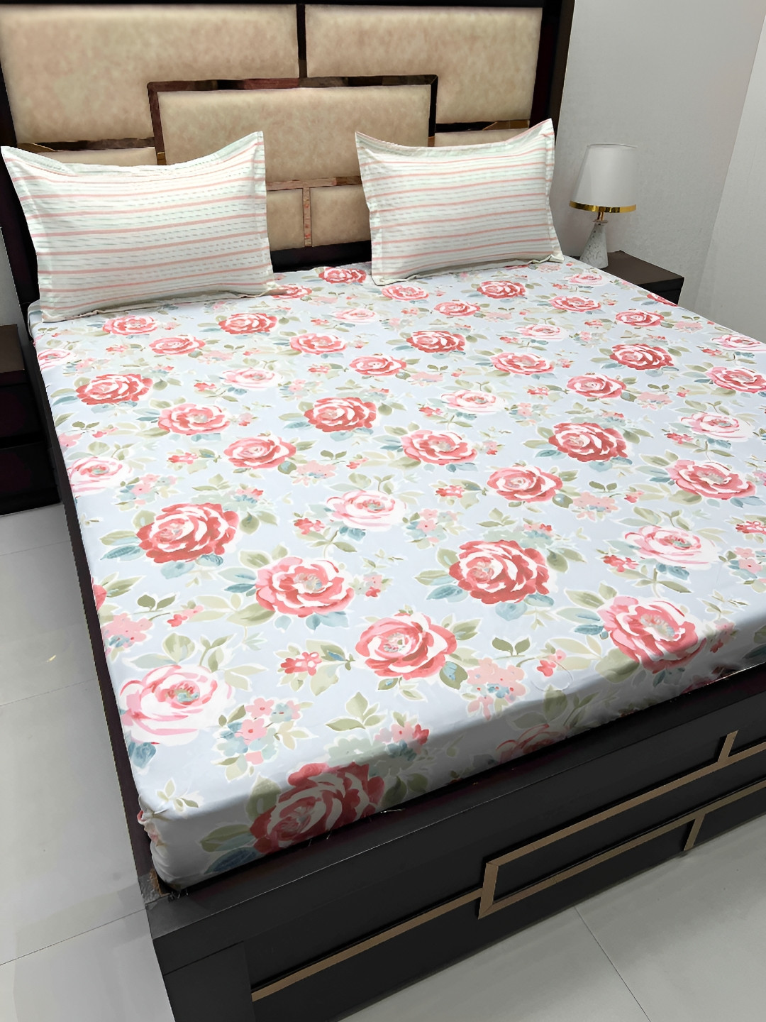 

Pure Decor Blue & Pink Floral 250 TC Cotton King Bedsheet with 2 Pillow Covers