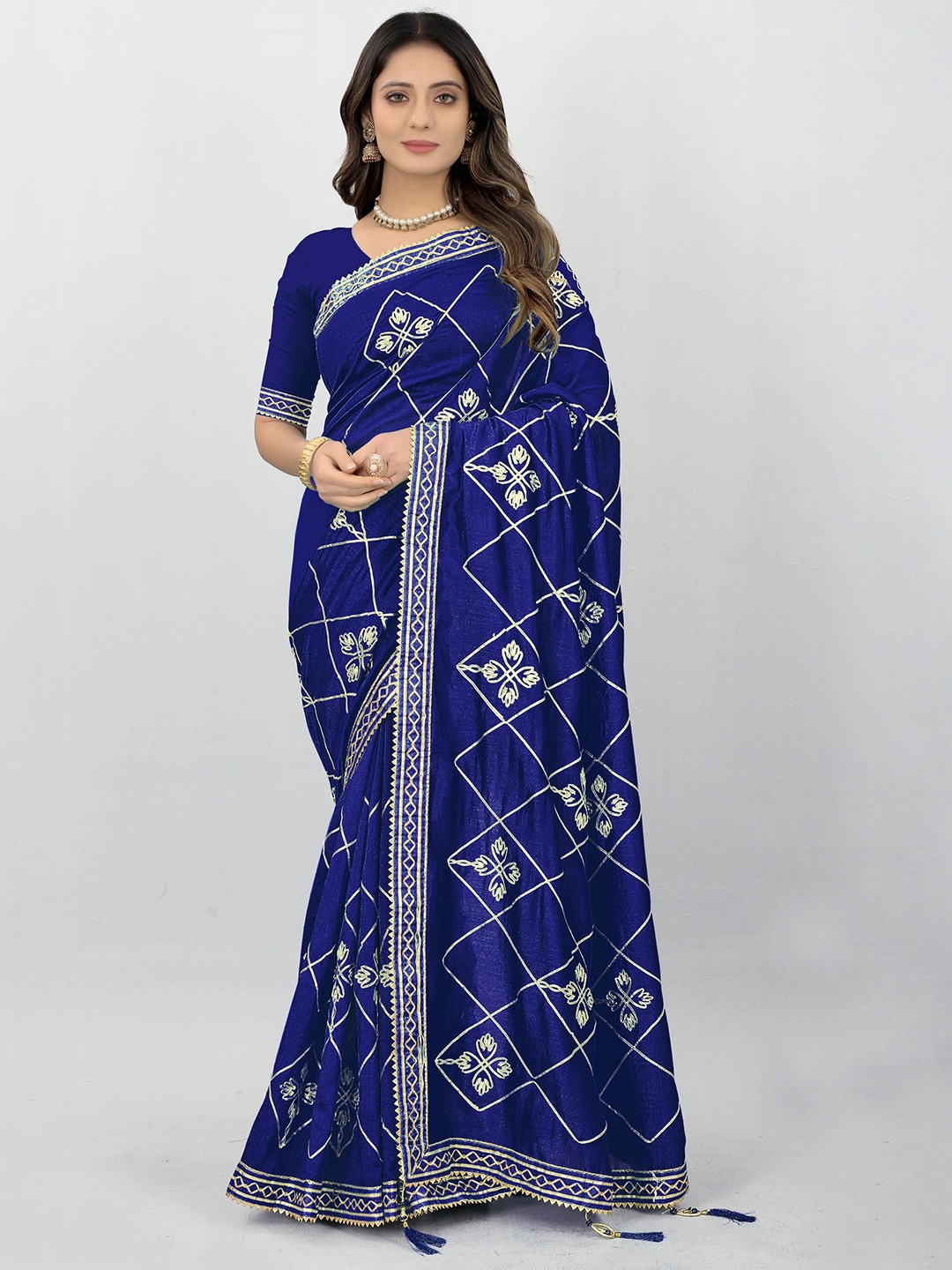 

ALAGINI Ethnic Motifs Embroidered Gotta Patti Banarasi Saree, Blue