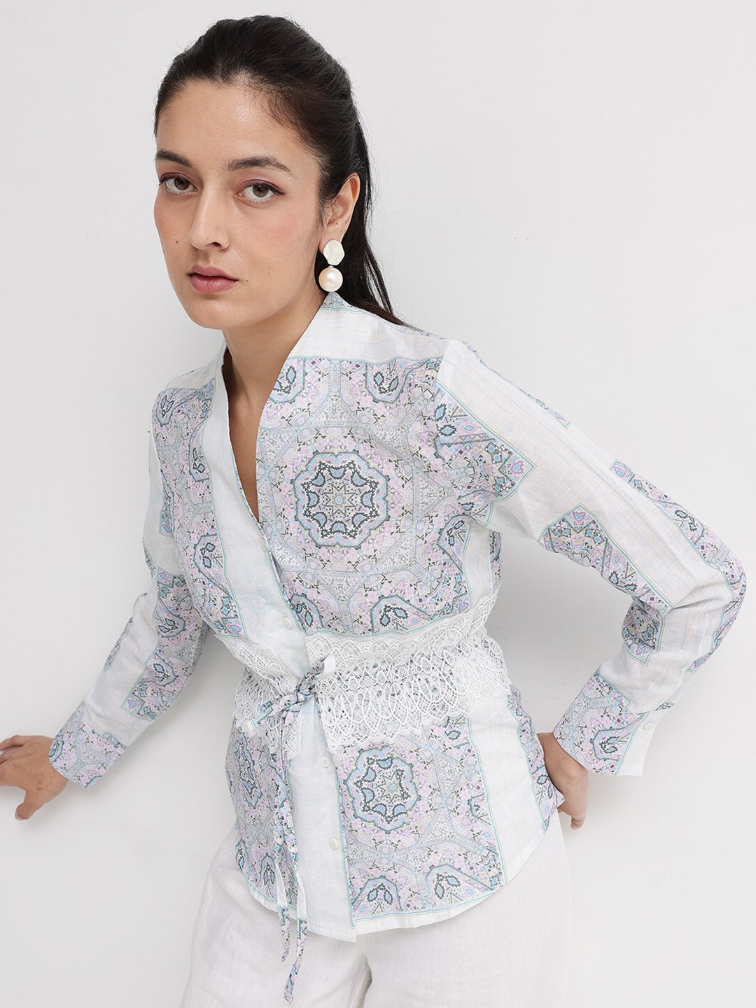 

RAREISM Ethnic Motifs Printed Mandarin Collar Cotton Cinched Waist Top, White