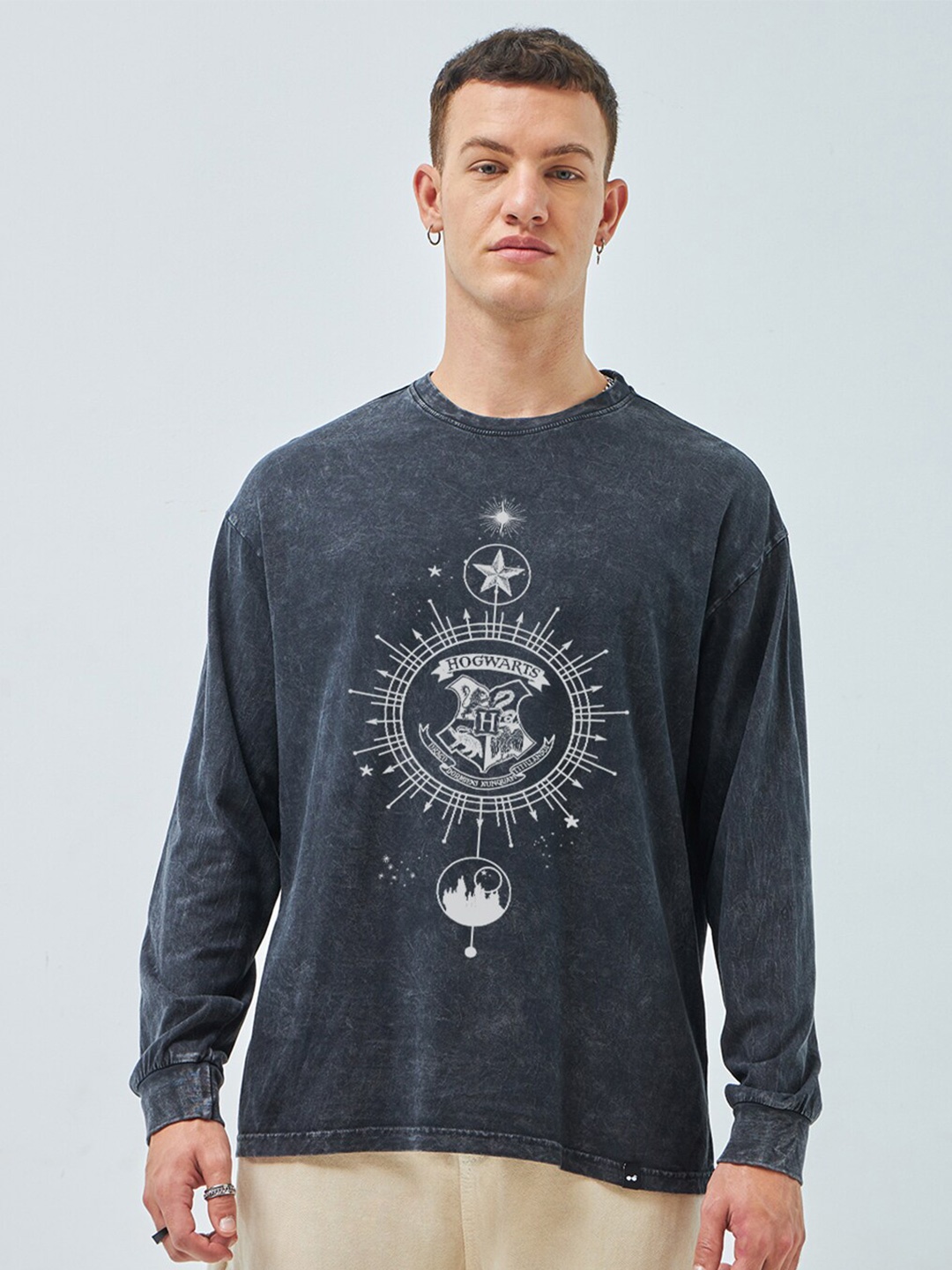 

Bewakoof Harry Potter Merchandise Printed Drop Shoulder Pure Cotton Oversized T-shirt, Black