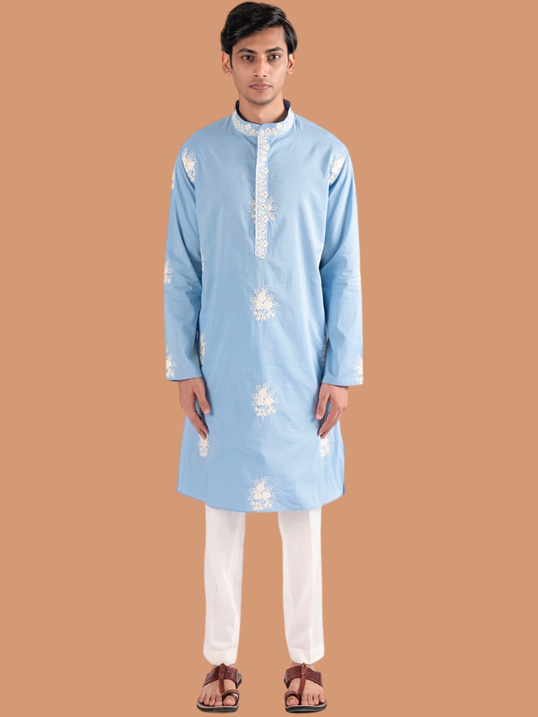 

Aaheli Floral Embroidered Mandarin Collar Pure Cotton Straight Kurta with Pyjamas, Blue