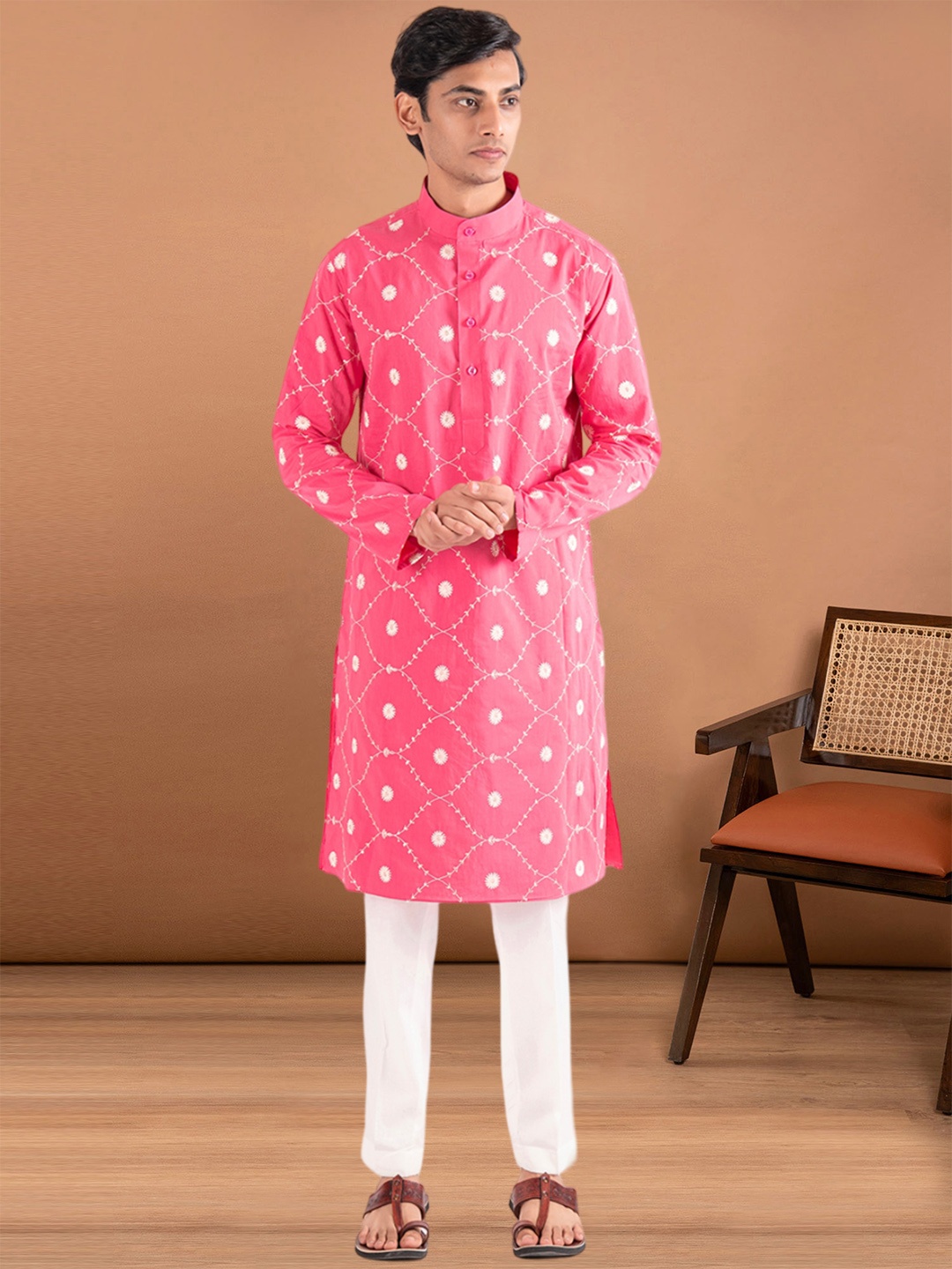 

Aaheli Floral Embroidered Mandarin Collar Pure Cotton Straight Kurta with Pyjamas, Pink