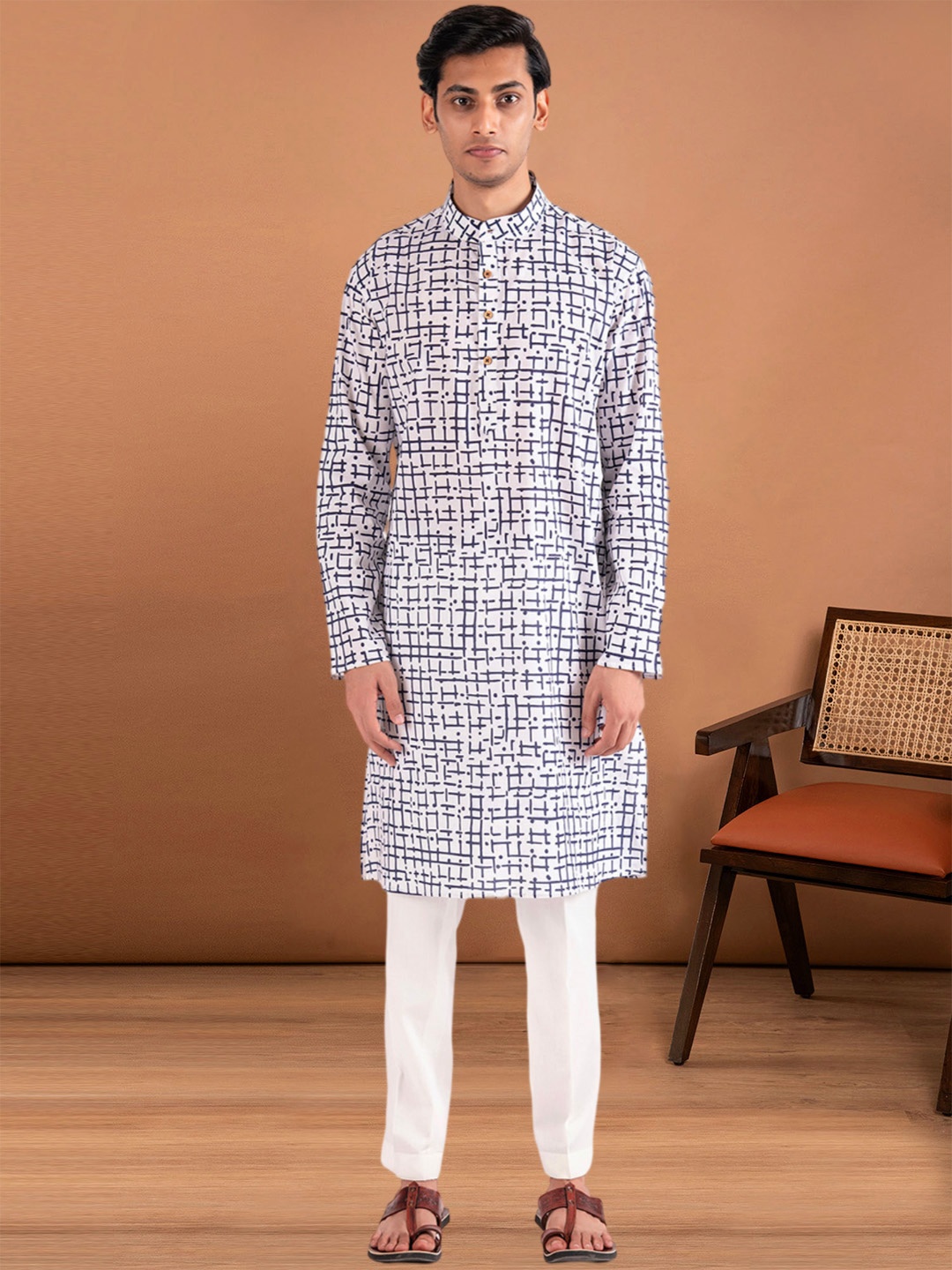 

Aaheli Abstract Block Printed Mandarin Collar Pure Cotton Straight Kurta with Pyjamas, White