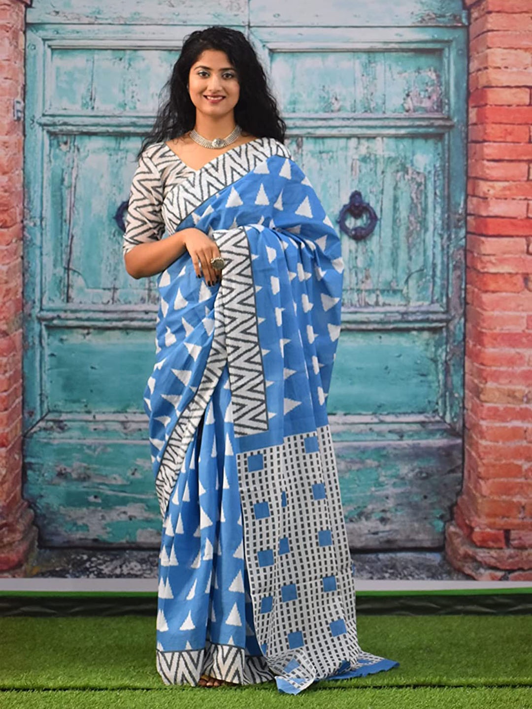 

Pinkcity Trade World Floral Pure Cotton Bagru Saree, Blue