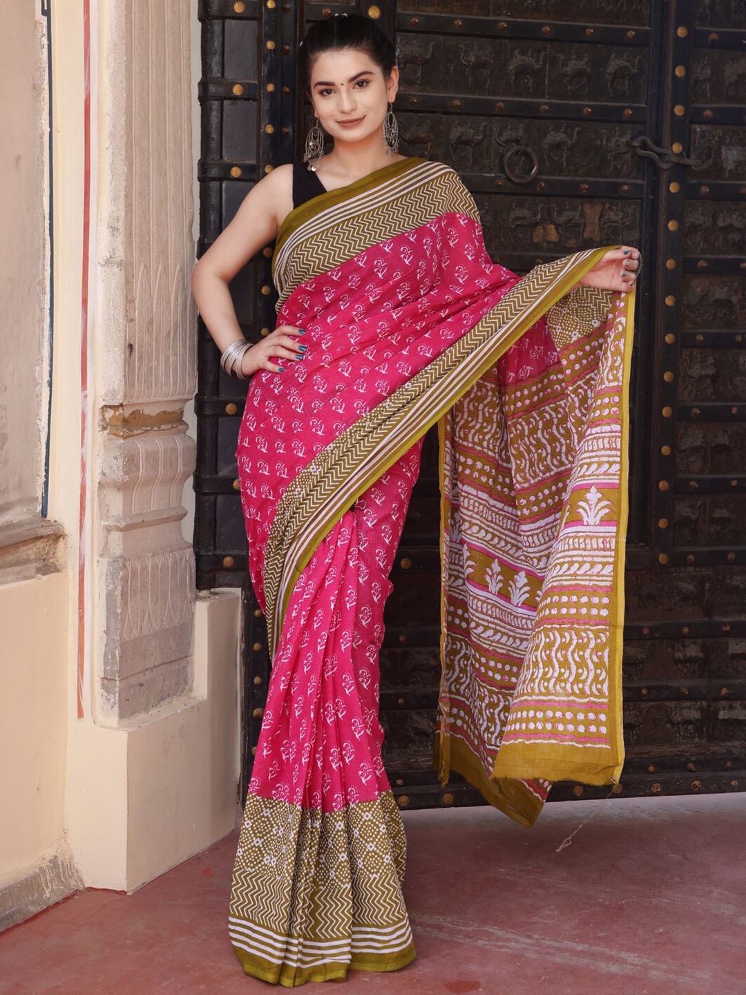 

Pinkcity Trade World Floral Pure Cotton Bagru Saree, Pink