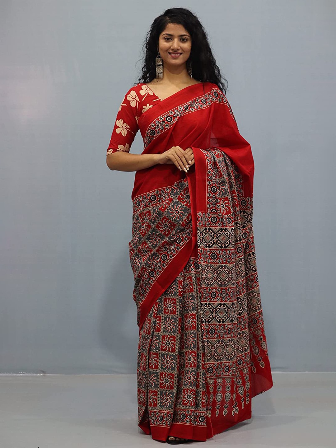 

Pinkcity Trade World Floral Pure Cotton Bagru Saree, Red