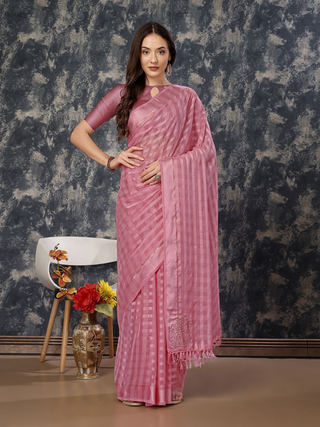 

KALINI Checked Pure Chiffon Saree, Pink