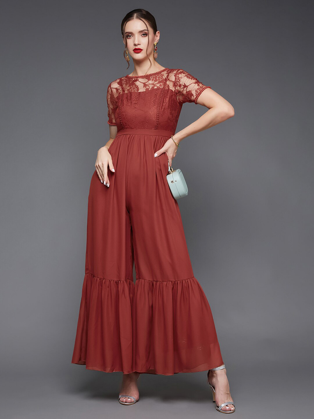 

Miss Chase Round Neck Basic Jumpsuit, Red