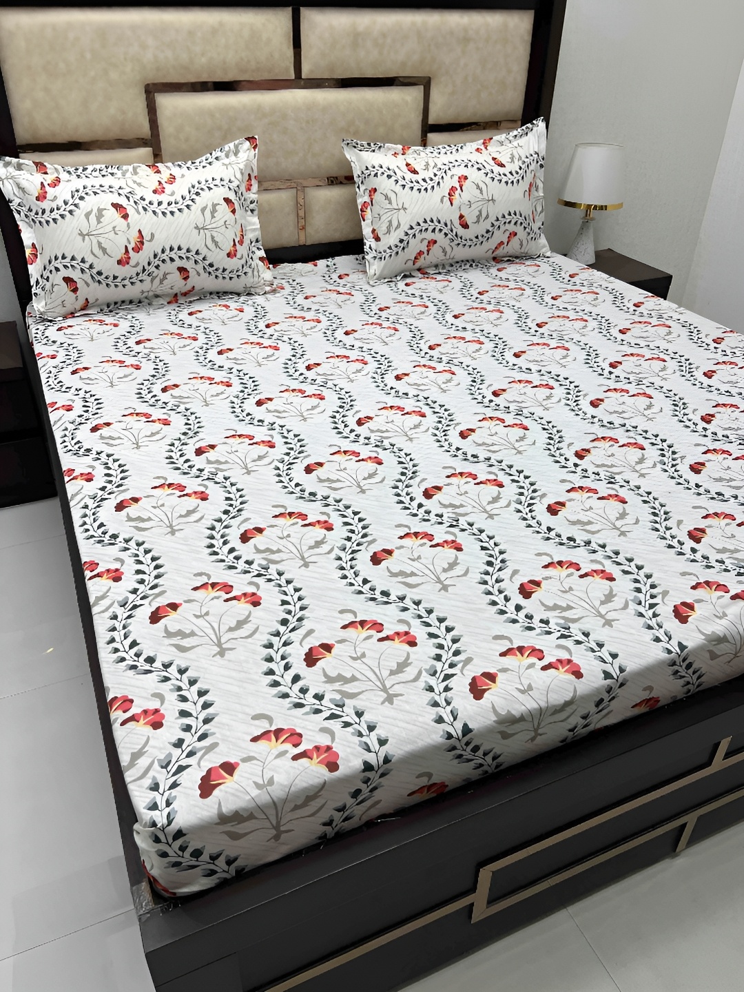 

Pure Decor Grey & Red Floral 350 TC Cotton King Bedsheet with 2 Pillow Covers