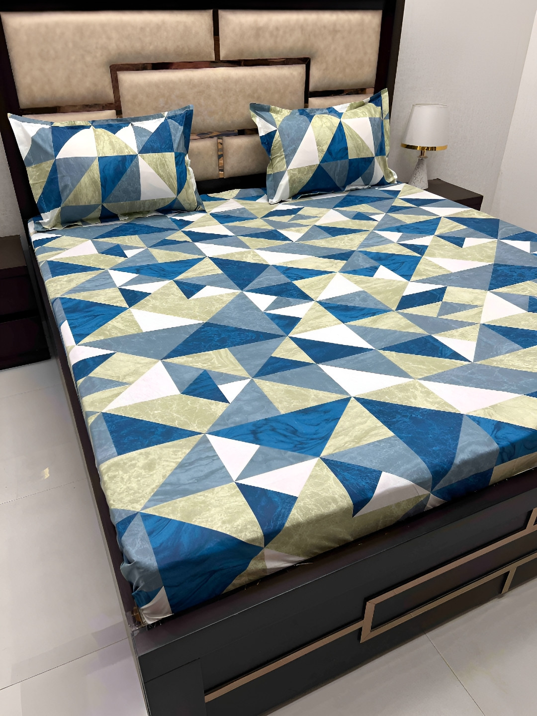 

Pure Decor Blue & Blue Geometric 350 TC Cotton King Bedsheet with 2 Pillow Covers