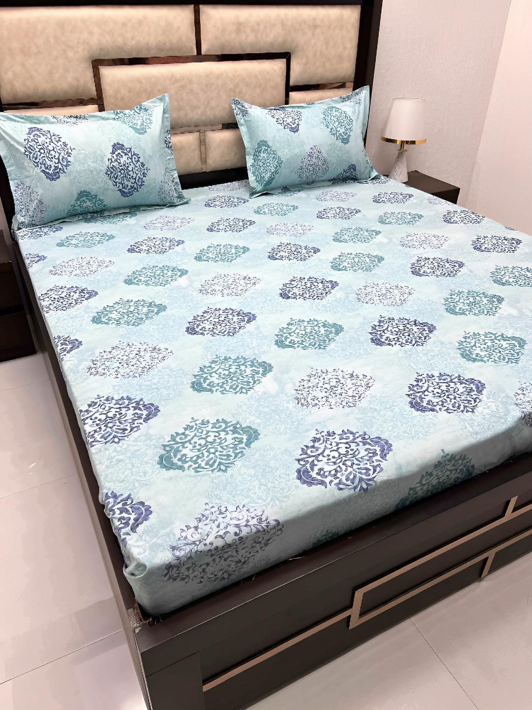 

Pure Decor Blue & White Ethnic Motifs 350 TC Cotton King Bedsheet with 2 Pillow Covers