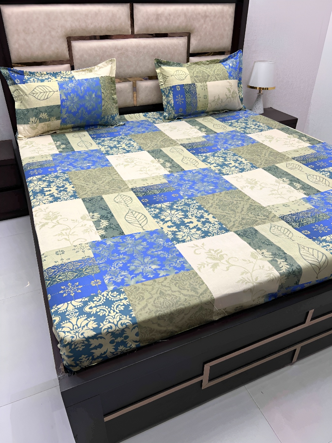 

Pure Decor Blue & Cream Floral 350 TC Cotton King Bedsheet with 2 Pillow Covers