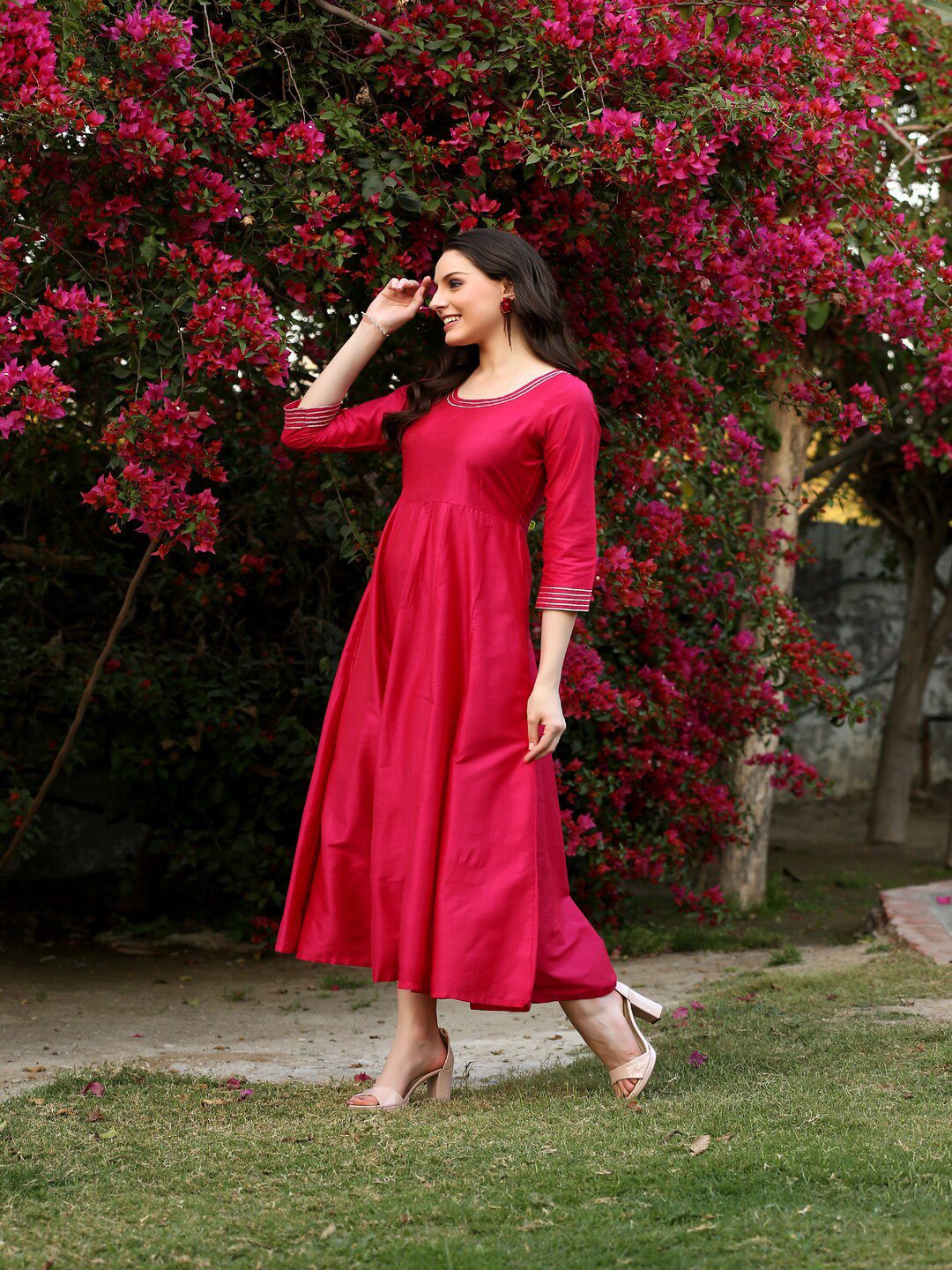 

DECKEDUP Round Neck Silk A-Line Maxi Dress, Magenta