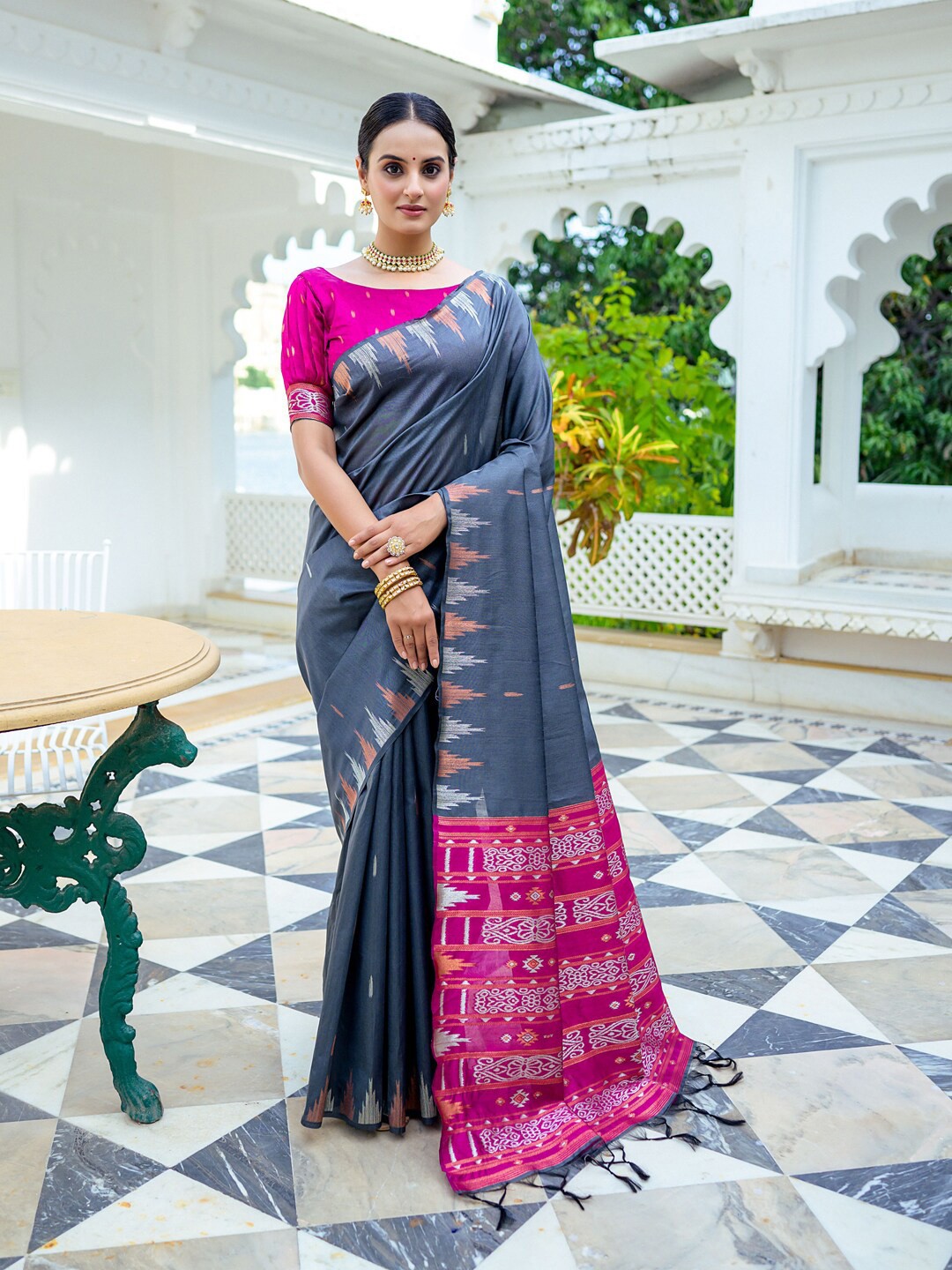 

Siya Fashion Woven Design Ikat Saree, Grey
