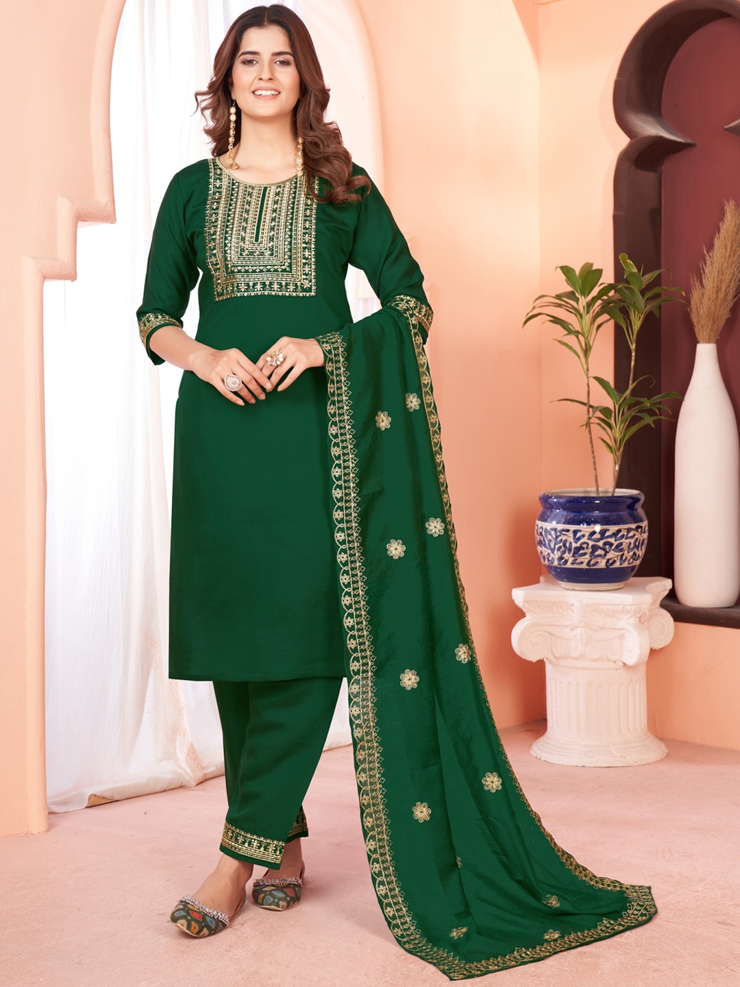 

WINE LADY Ethnic Motifs Embroidered Regular Thread Work Kurta with Palazzos & With Dupatta, Green