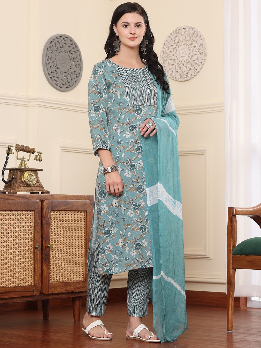 

BAESD Floral Printed Pure Silk Straight Kurta With Pyjama & Dupatta, Blue