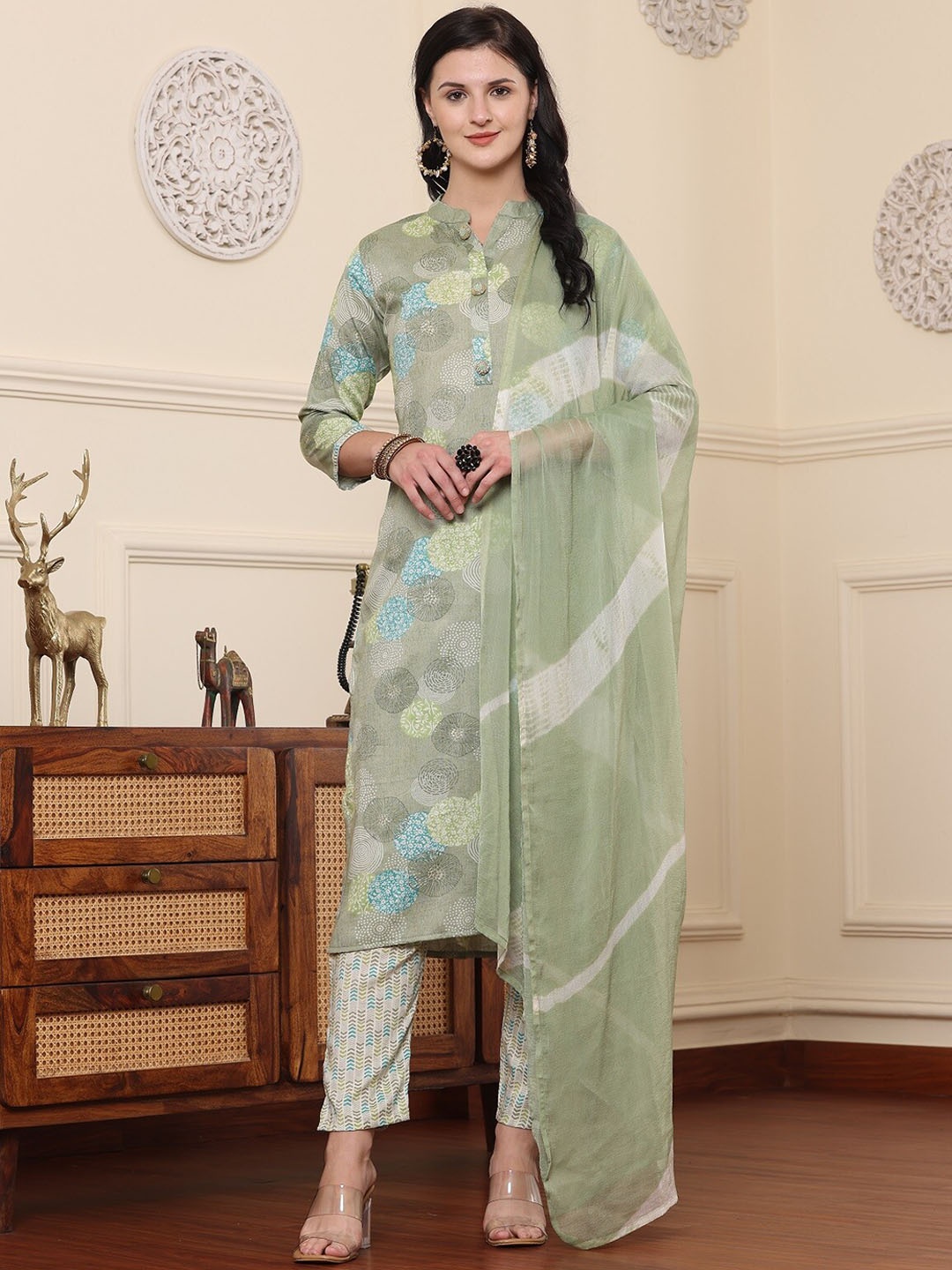 

BAESD Geometric Printed Mandarin Collar Three-Quarter Sleeves Silk Kurta Set, Green