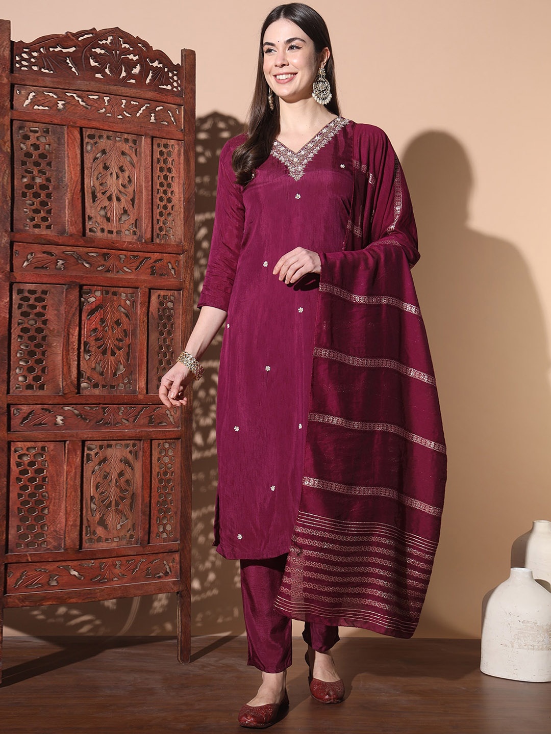 

BAESD Embroidered Sequinned Regular Straight Kurta With Pyjamas & Dupatta, Burgundy