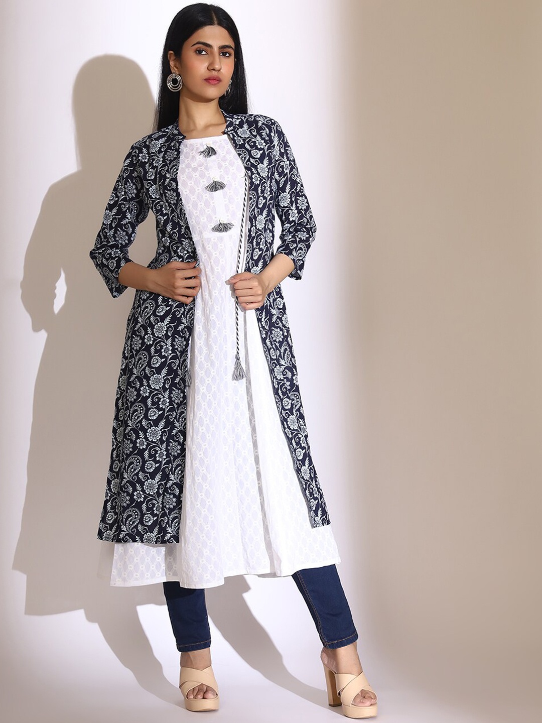 

Ishin Women Geometric Printed Kurta With Jacket, Navy blue