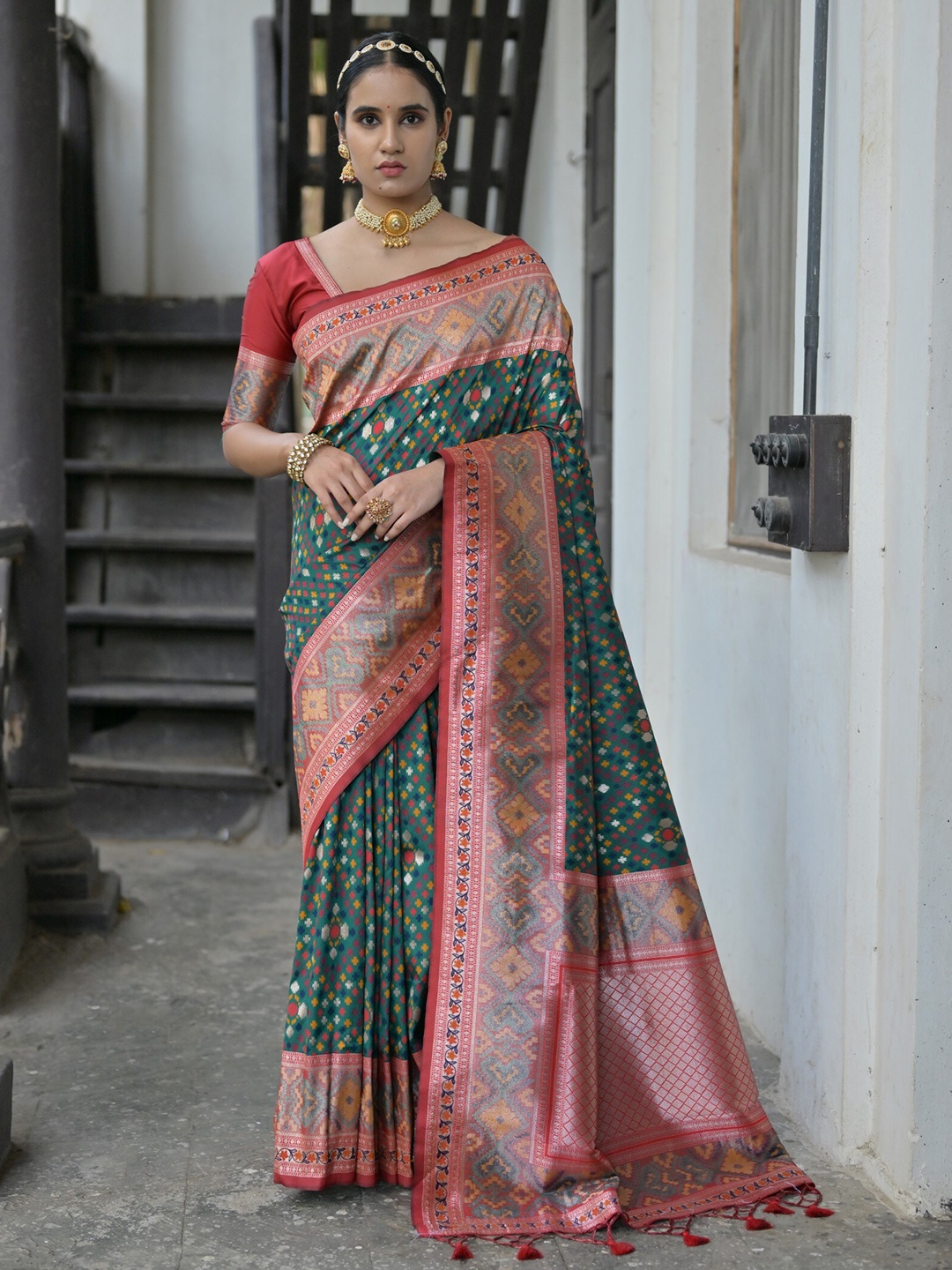 

VISHNU WEAVES Ethnic Motifs Zari Pure Silk Patola Saree, Teal