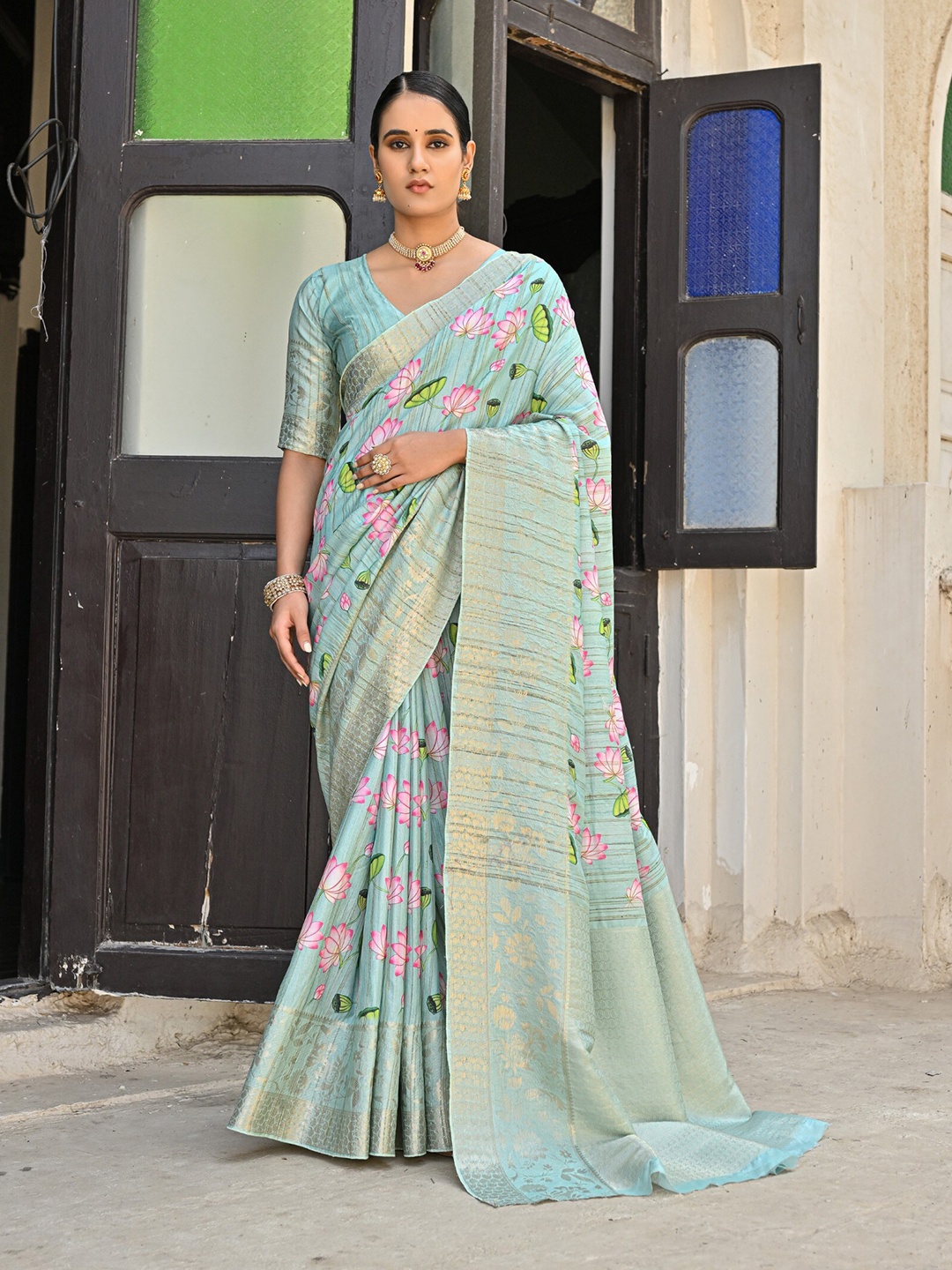 

VISHNU WEAVES Floral Zari Banarasi Saree, Sea green