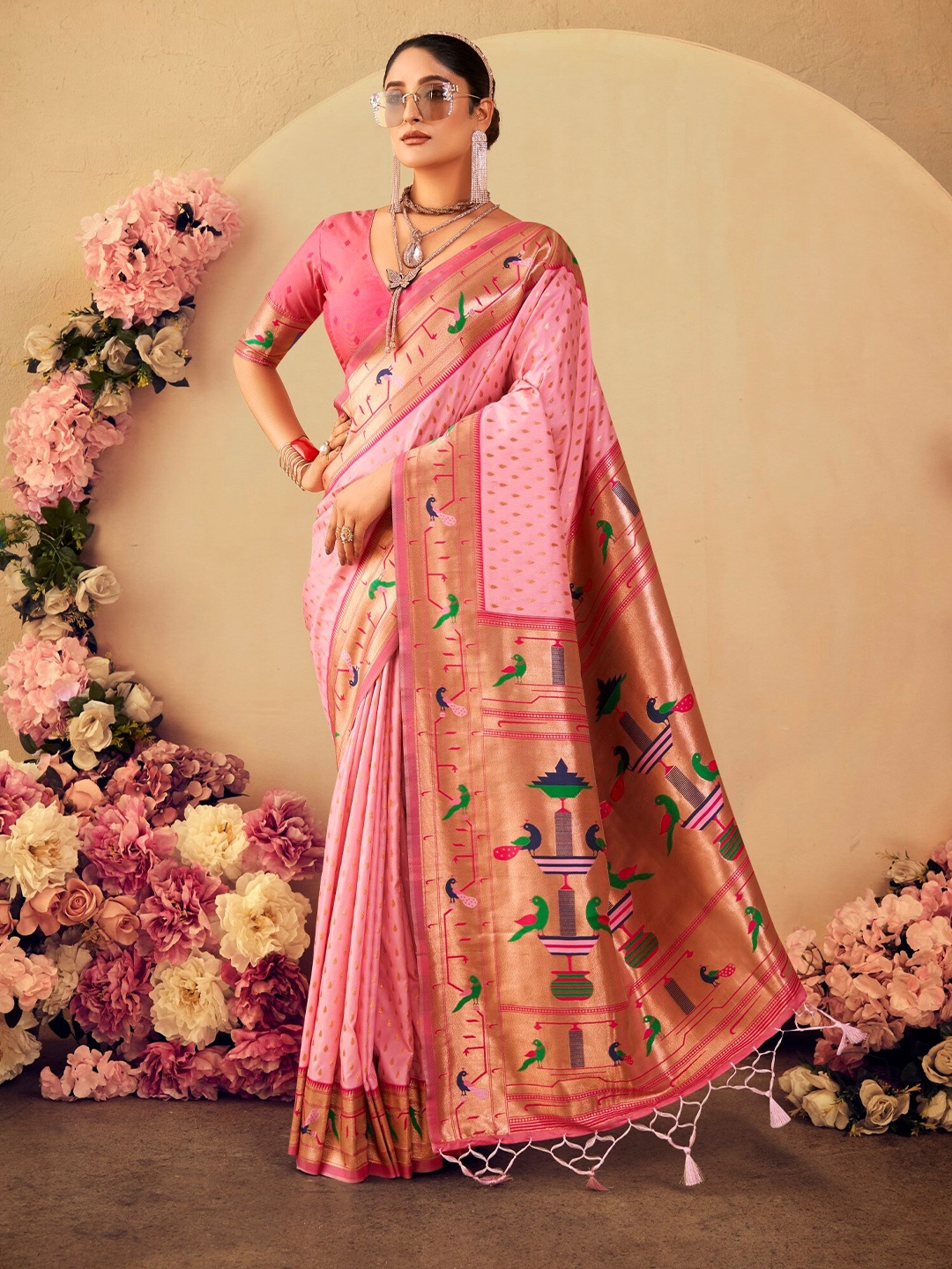 

VISHNU WEAVES Woven Design Zari Pure Silk Paithani Saree, Pink