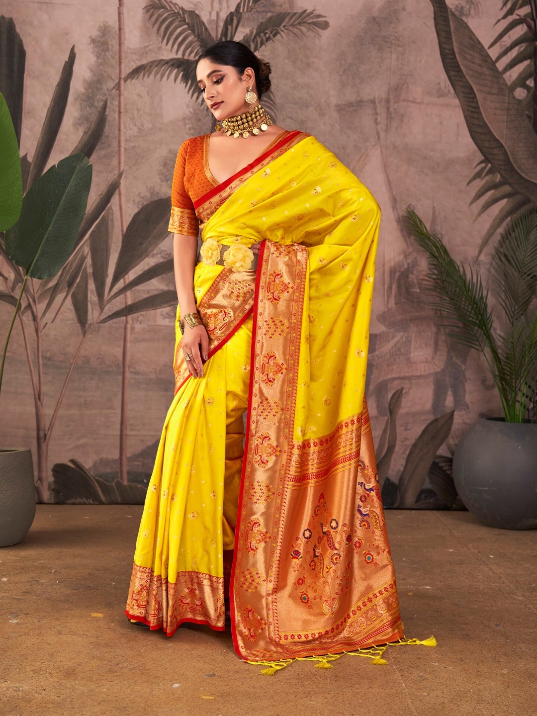 

VISHNU WEAVES Woven Design Zari Pure Silk Paithani Saree, Yellow