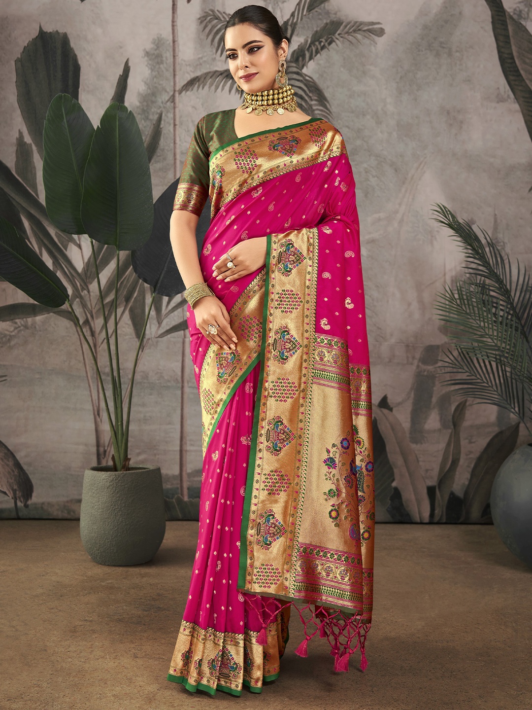 

VISHNU WEAVES Ethnic Motifs Woven Design Zari Pure Silk Paithani Saree, Magenta