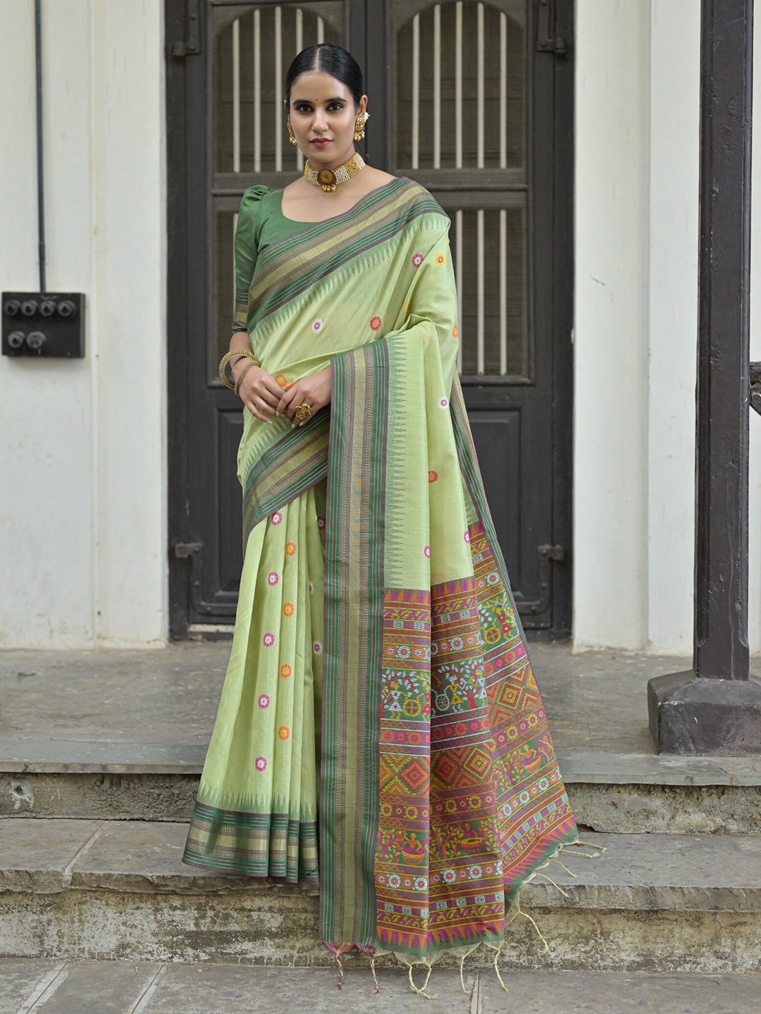 

VISHNU WEAVES Floral Zari Pure Silk Bhagalpuri Saree, Lime green