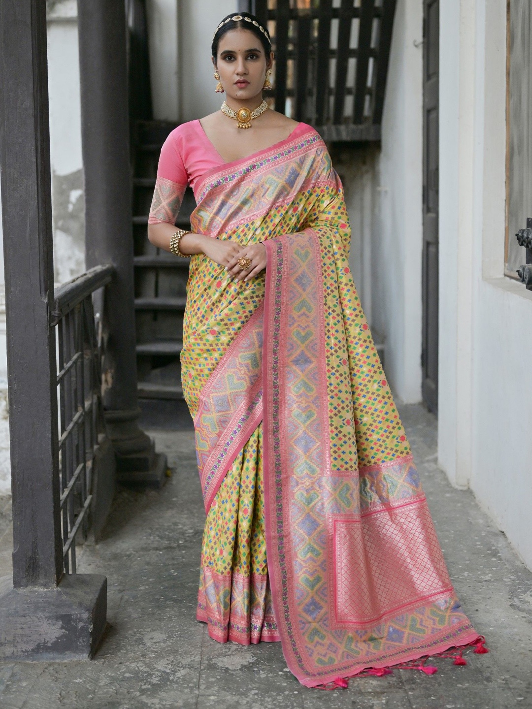 

VISHNU WEAVES Woven Design Zari Pure Silk Patola Saree, Yellow