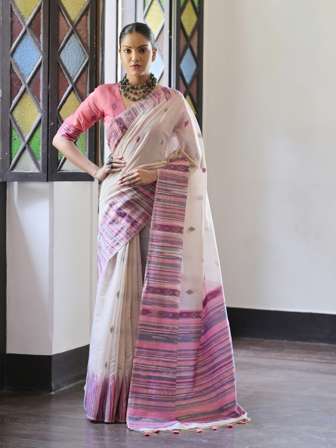 

VISHNU WEAVES Striped Woven Design Pure Cotton Muga Saree, Cream