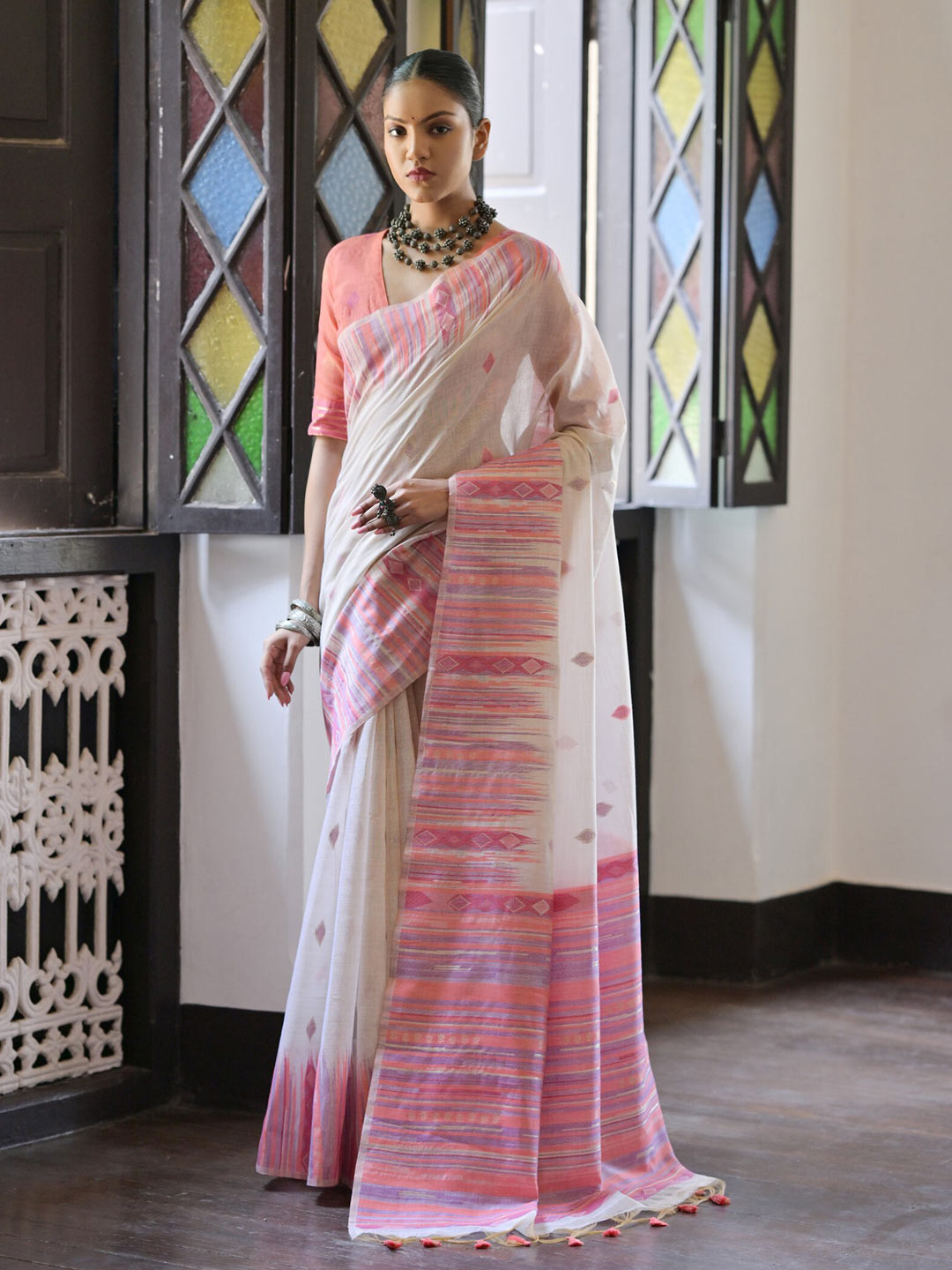 

VISHNU WEAVES Striped Pure Cotton Designer Muga Saree, White