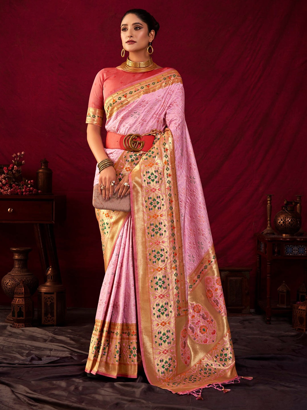 

VISHNU WEAVES Woven Design Zari Pure Silk Paithani Saree, Pink