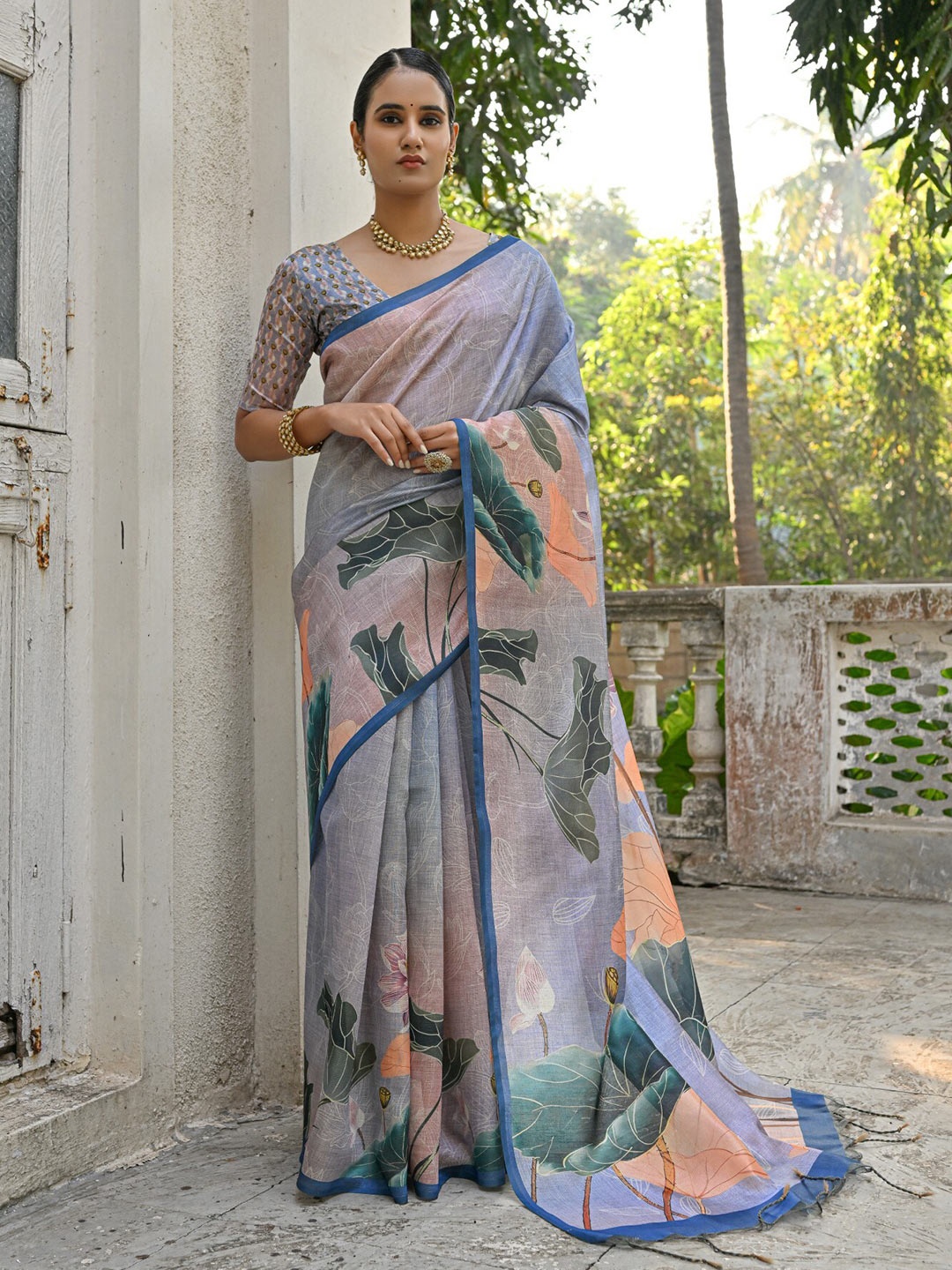 

VISHNU WEAVES Floral Printed Saree, Blue