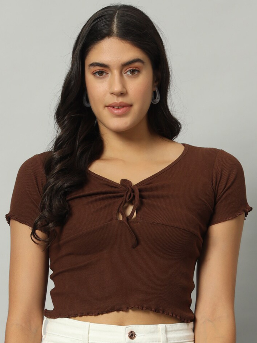 

Chemistry Ribbed Tie-Up Neck Fitted Crop Top, Brown