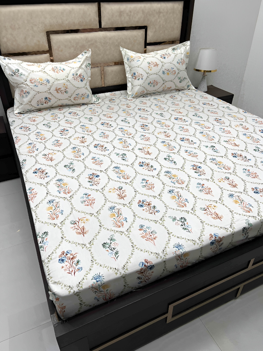 

Pure Decor White & Yellow Floral 400 TC Cotton King Bedsheet with 2 Pillow Covers
