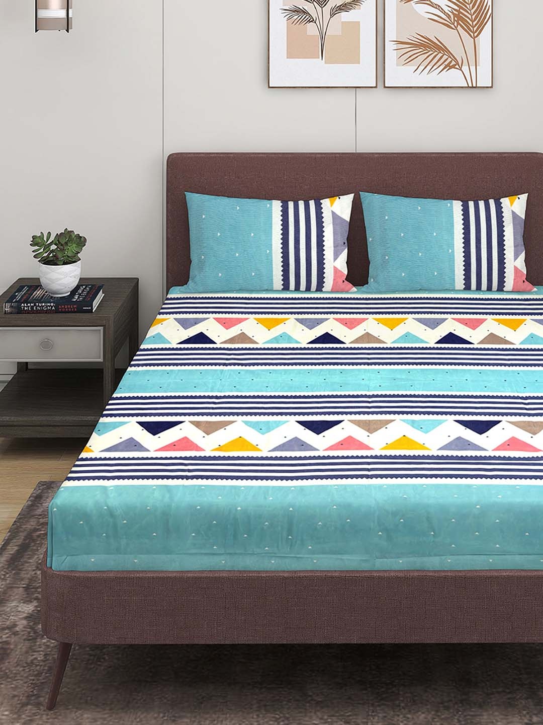 

ROMEE Blue & White Geometric 144 TC Queen Bedsheet with 2 Pillow Covers