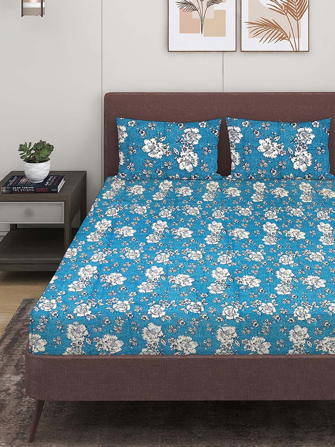 

ROMEE Blue & White Floral 144 TC Queen Bedsheet with 2 Pillow Covers