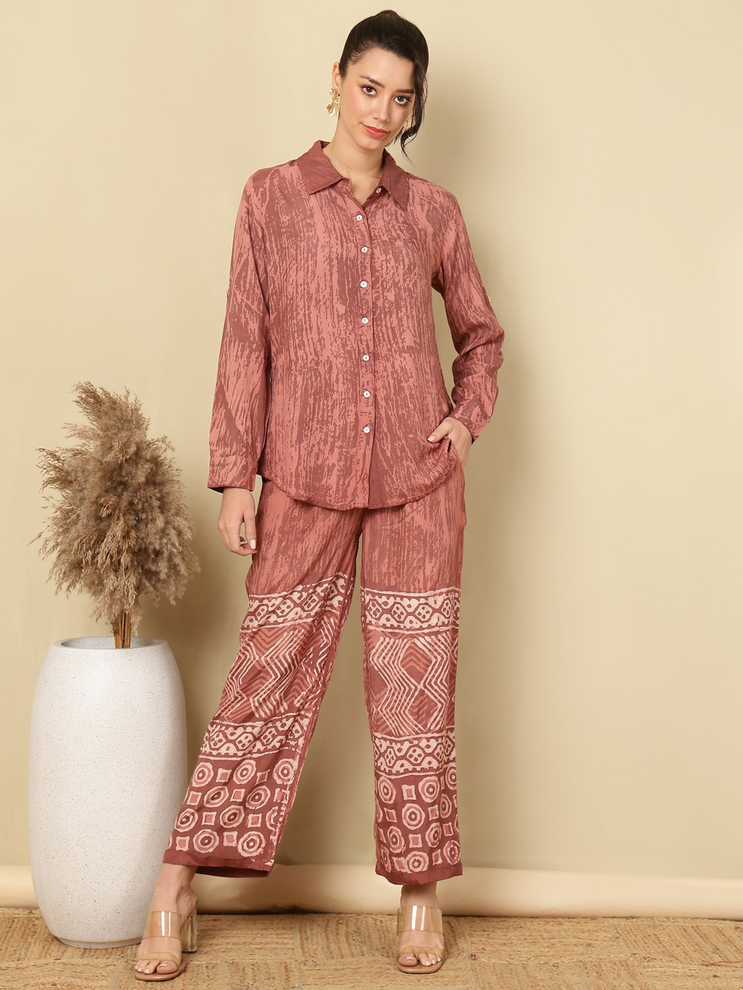 

Jaipur Kurti Bagru Printed Tie-Dyed Shirt & Trousers Co-Ords, Brown