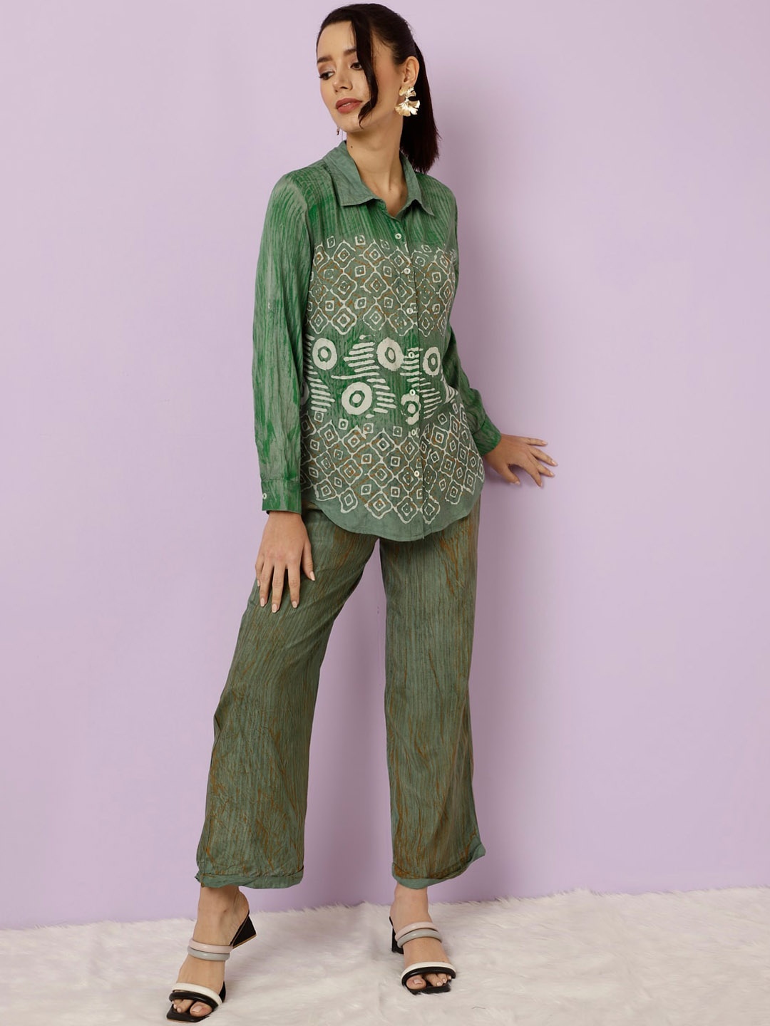 

Jaipur Kurti Bagru Printed Tie-Dyed Shirt & Trousers Co-Ords, Green