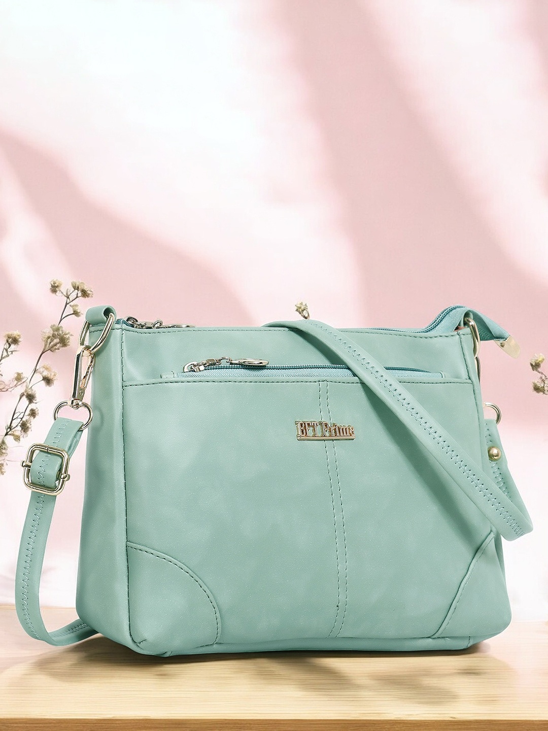

WOMEN MARKS Textured Structured Sling Bag, Green