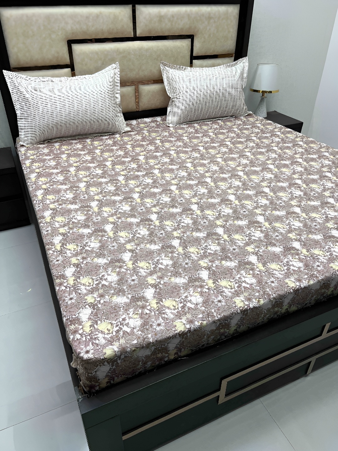 

Pure Decor Brown & Grey Floral King Bedsheet with 2 Pillow Covers