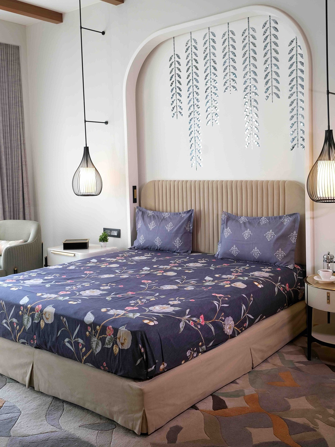 

Pure Decor Blue & Red Floral Printed 260 TC Cotton King Bedsheet with 2 Pillow Covers