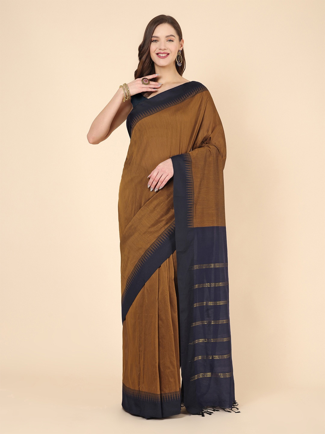 

Manvish Drapes Jaali Silk Cotton Gadwal Saree, Mustard