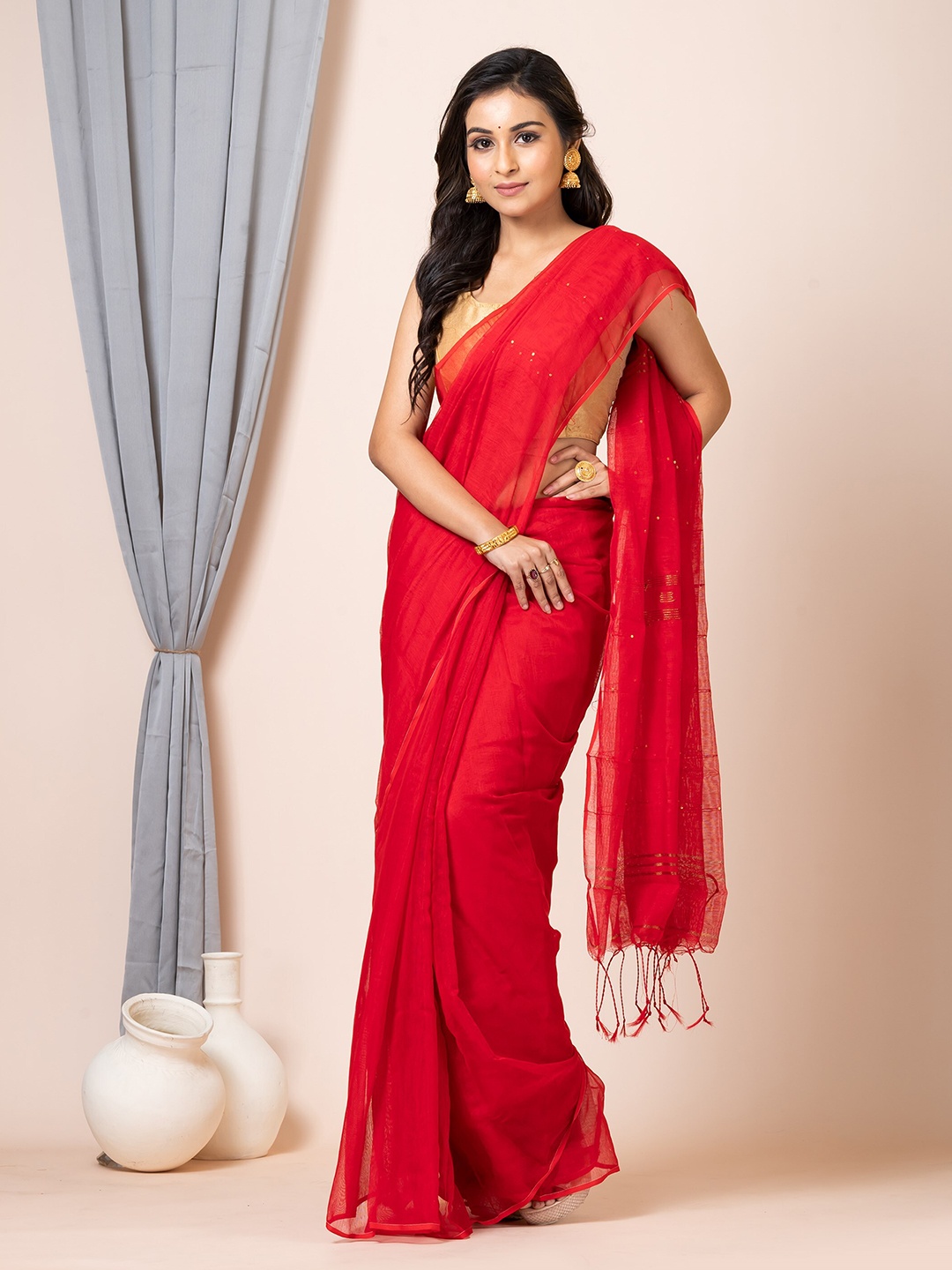 

HOUSE OF ARLI Embellished Sequinned Silk Cotton Saree, Red