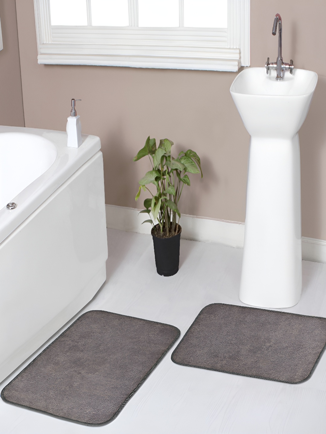 

Florida 2 Pieces Grey Textured Anti-Skid Doormats