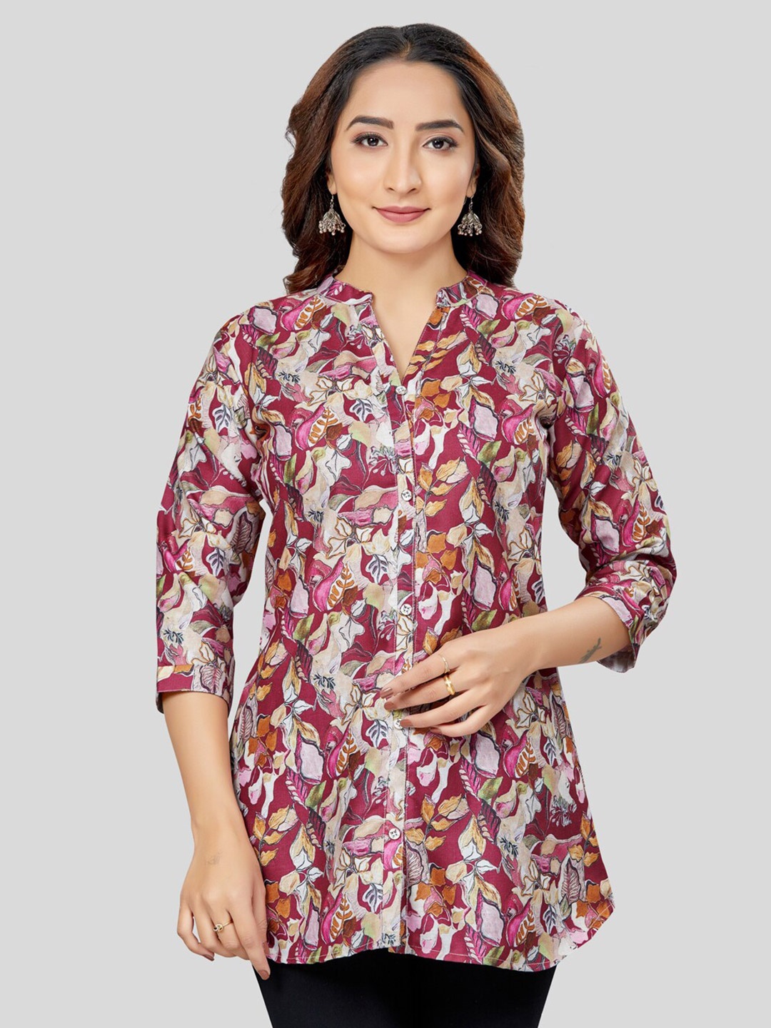 

Saree Swarg Floral Printed Mandarin Collar A-Line Kurti, Burgundy