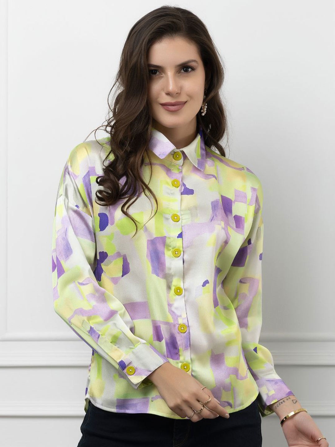 

Beatnik Abstract Printed Spread Collar Satin Casual Shirt, Green