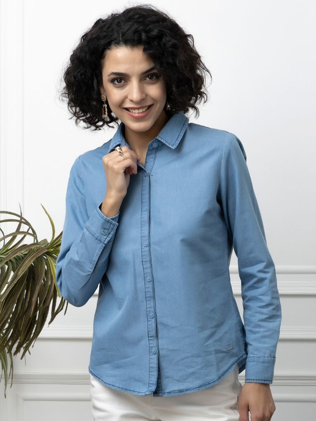 

Beatnik Spread Collar Denim Casual Shirt, Blue