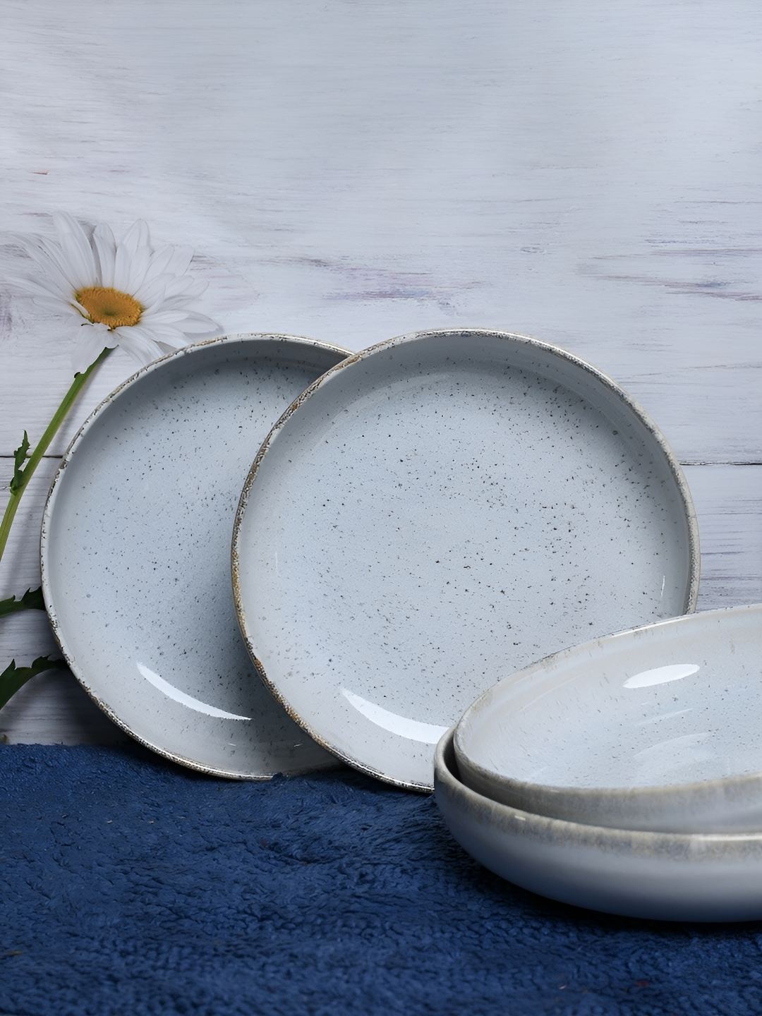 

Mesa 4 Pieces White Stoneware Glossy Bowl